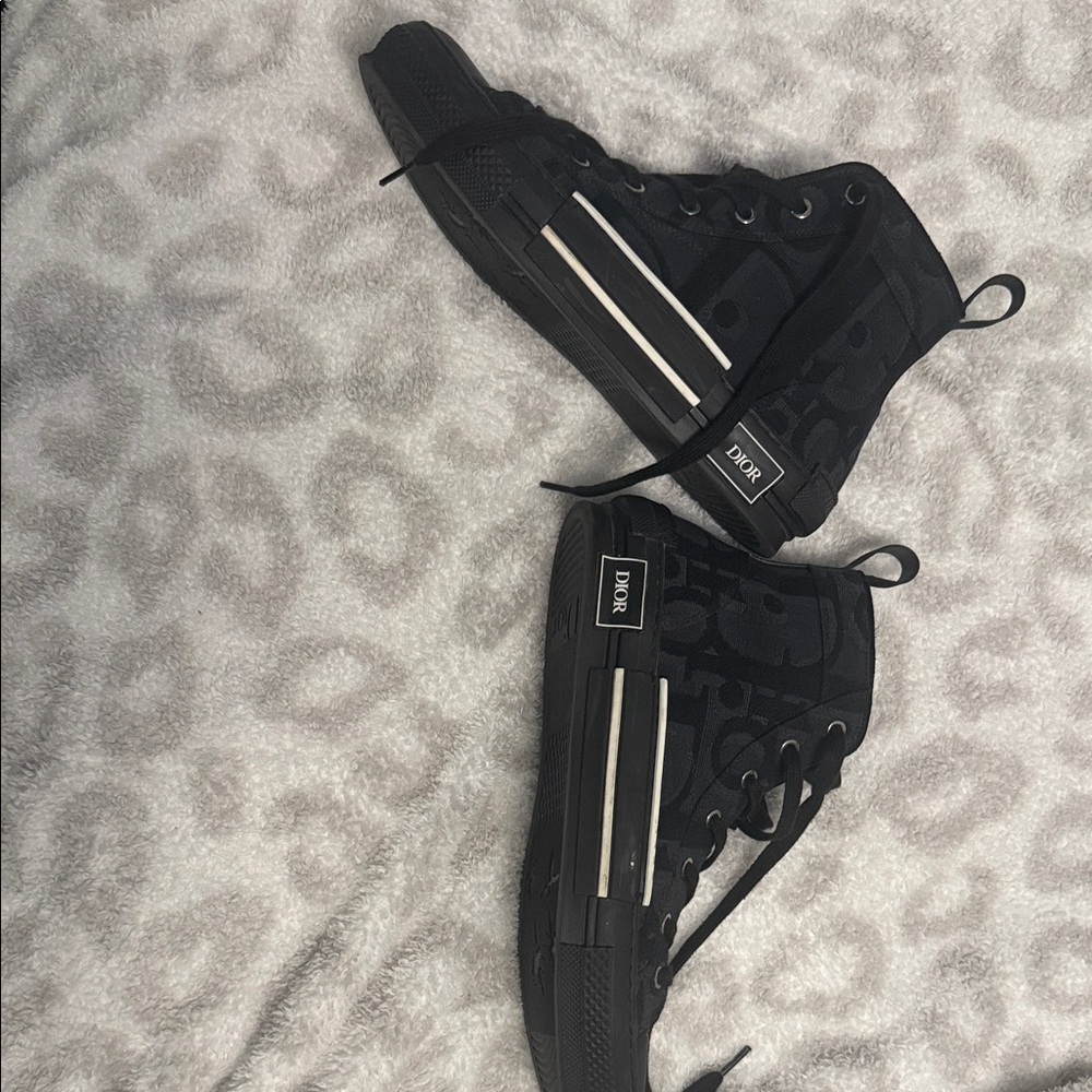 Dior Men's Black and Gray High-Top Sneakers
